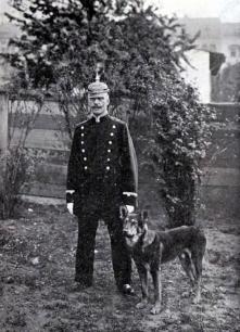 1910 Berlin Policeman & Dog